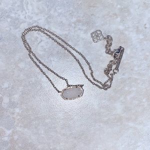 Kendra Scott necklace